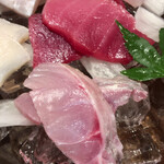 めしの助 - お造り(生本まぐろ、黒むつ)