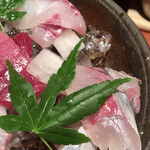めしの助 - お造り(こしょう鯛、あじ)