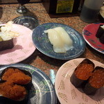 根室花まる JRタワーステラプレイス店 - とびっこ、いくら、かにみそ