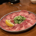 焼肉 ホルモン 火拳 - 