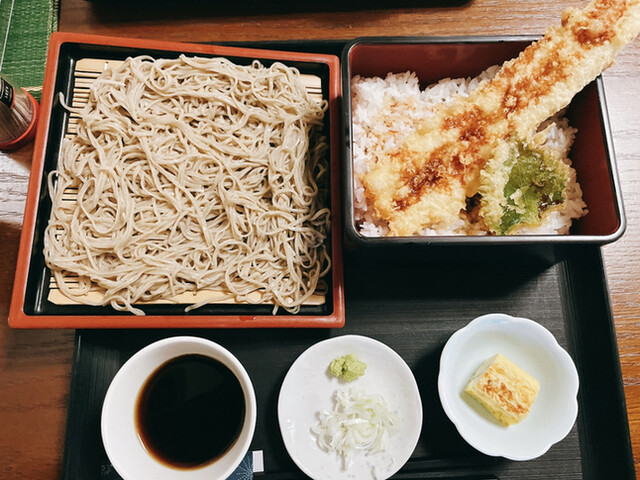 地元の推し蕎麦 : 二本柳旅館の写真