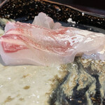 割烹 新多久 - 桜鯛の塩揉み造り