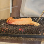 割烹 新多久 - 毛蟹を炭焼き