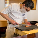 割烹 新多久 - 包丁捌きも優美