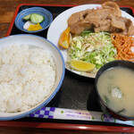 二葉海神 - 料理写真:生姜焼き定食（950円）
