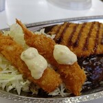 Gogo Kare - ロースカツカレー大盛 900円 にエビフライTP 