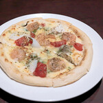 パスタ専門店AKATOMBO - シーフードのグラタン風ピッツァ