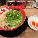 Ramen Makotoya - 青ネギ牛じゃん(900円)煮玉子(140円)