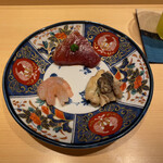 新橋 鮨 清新 - カツオ漬け、ひまわり油で煮た牡蠣、甘エビ酒盗漬け