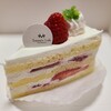 SWEETS LAB - 贅沢なショートケーキ(400円)です。