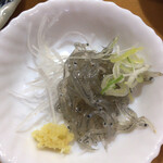 Kankamba - A定食(900円)  とんかつ+刺身(その日は生しらす) 普通のしろすおろしも付きます