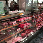 大木のハムとソーセージ - 買い物中