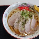 中華そば志のぶ支店 - 冷やし中華（チャーシュー2玉）