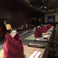 ロイヤルモーリヤ - 店内。