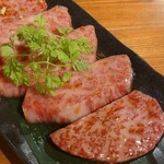 炭火焼肉ぐら - 仙台牛綺麗だ～