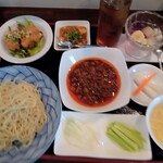 龍潭酒家 - ジャージャン麺（油淋鶏・麻婆豆腐・デザート・ドリンク付き）