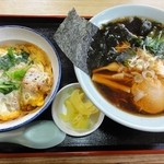 千成食堂 - 日替り定食（680円） 半チキンカツ丼・ラーメン