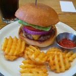 Burger Stand Tender - チーズバーガーとポテトセット