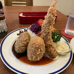 洋食工房ヒロ - ミックスフライ定食