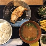 Kushiuchi Jibie To Unagigushi Shinjuku Torabako - メカジキ照り焼き定食