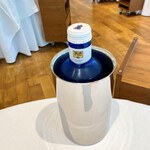 レストラン サンパウ - スペインのミネラルウォーター。