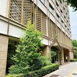 レストラン サンパウ - ホテルの2階に位置します。永田町駅4番出口から、徒歩1分です。