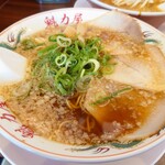 ラーメン 魁力屋 - 特製醤油ラーメン（並）税込737円
            
            あっさりとした中にもコクと深みがあり毎日食べても飽きがこないラーメンです。
            素朴で懐かしい味のラーメンに仕上げています。
            
            