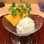 御料理 まつ山 - ・太陽のタマゴとキスワインのアイスクリーム