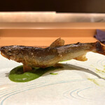 御料理 まつ山 - ・長野県 天竜川産 稚鮎、蓼酢、胡瓜のソース、西瓜