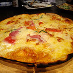 居酒屋 清龍 - クリスピーで美味いピザ