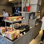 シェ・シバタ - 