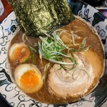 麺楽屋 - コク醤油あじ玉らぁめん   800円