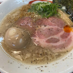 麺屋あぶらや - とろ玉牛骨白湯らーめん　850円