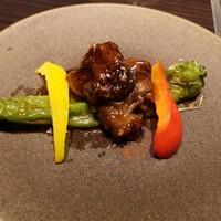 北新地 神威 - 牛ホホ肉の黒酢あえ