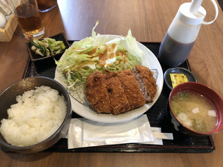 우시베야 - 멘치카츠 정식