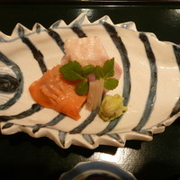炭火割烹 いふき - お造り１皿目は貝