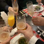 ビストロ デ トロワ - みんな揃って乾杯！　　　