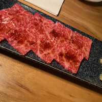 カルネジーオ イースト - 