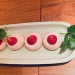 Fujiya 1935 - イチゴとバラのドーナツ