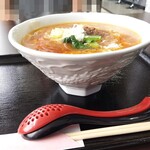 中華料理 桃菜 - どんぶりやレンゲが〇龍っぽい