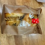 関戸麹屋 - 料理写真:マヨネーズパンが3つ入ってます。