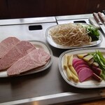 鉄板焼 ひだ - ヒロースと鉄板焼に使われる野菜