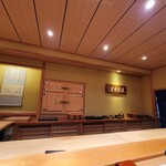 鮨 さかい - カウンター席、鬱陶しいアクリル板は撤去