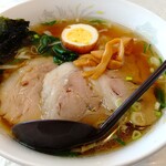 Jiyasumin - ラーメン（385円）