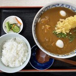 びっくりうどん - えび天入り牛すじカレーうどん+半ライス