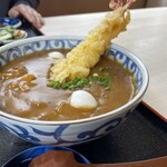 びっくりうどん - えび天入り牛すじカレーうどん