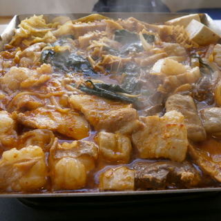 5種類のホルモンと辛味噌が絶品！スタミナ満点！