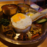 BHINTUNA DINING - ビントゥナカナセット