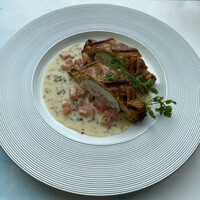 イリエスケープ - 平目のガトーパイ包み、白ワインのトマトのソース