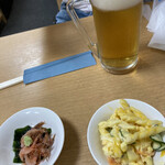 寿徳庵 - のんべぃにはたまらないマカロニサラダと桜海老の小皿。飲みたい！！